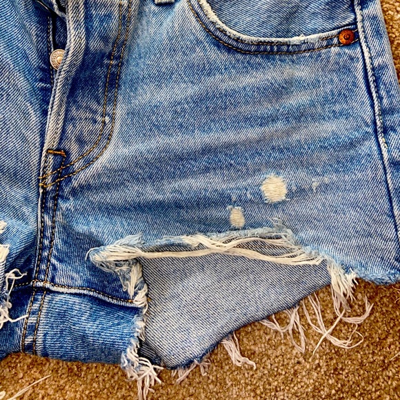 Levi shorts - Picture 3 of 7